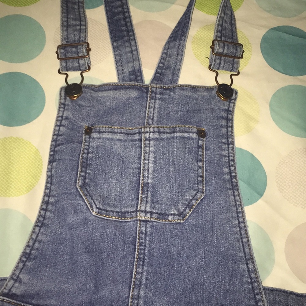 Overall - Picture 2 of 3